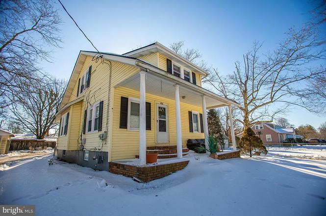 65 W Oak Rd