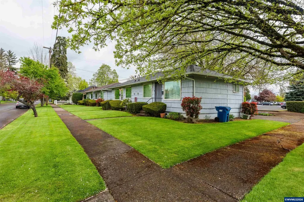 310 McNary Ave NW