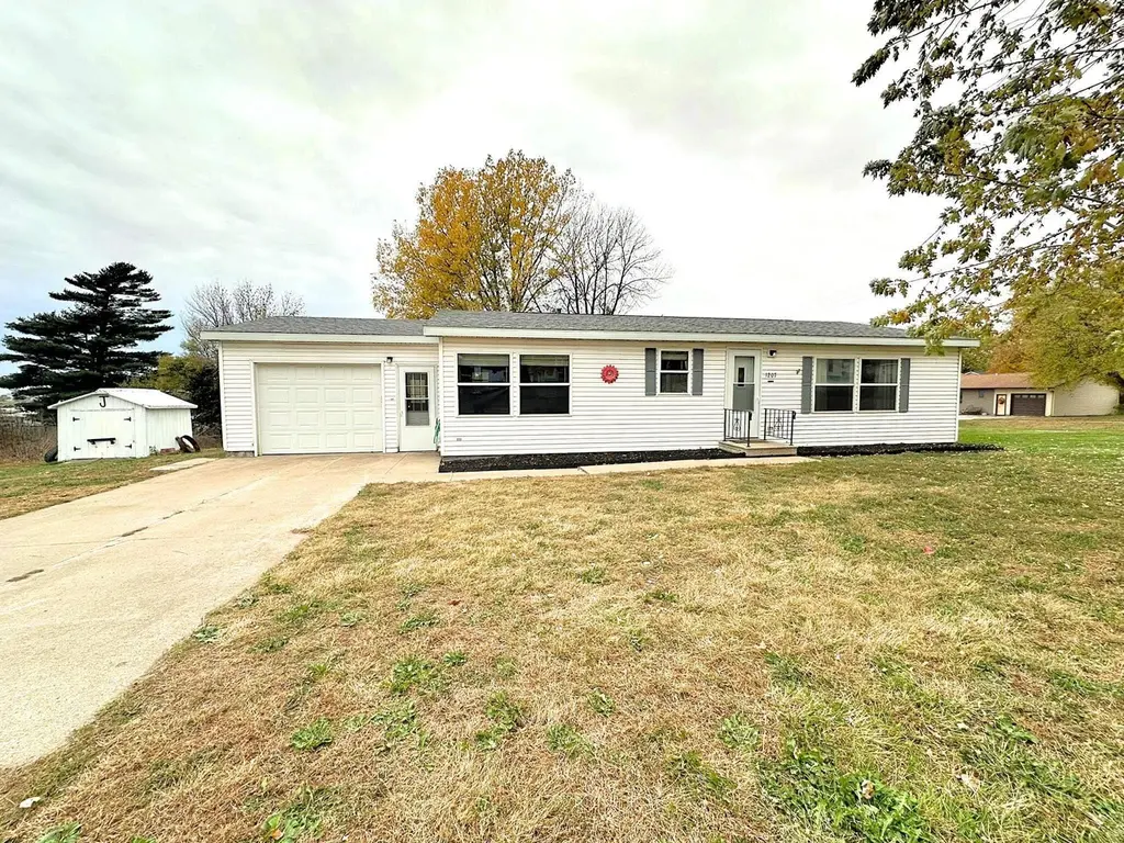 1207 Bruce St