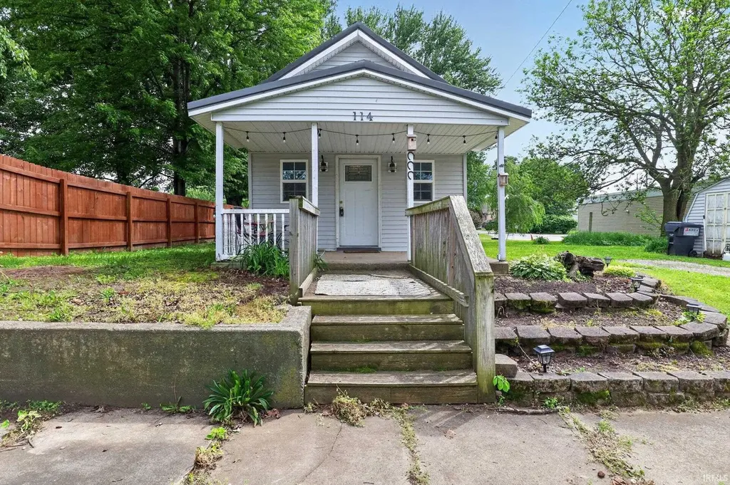 114 E Randolph St