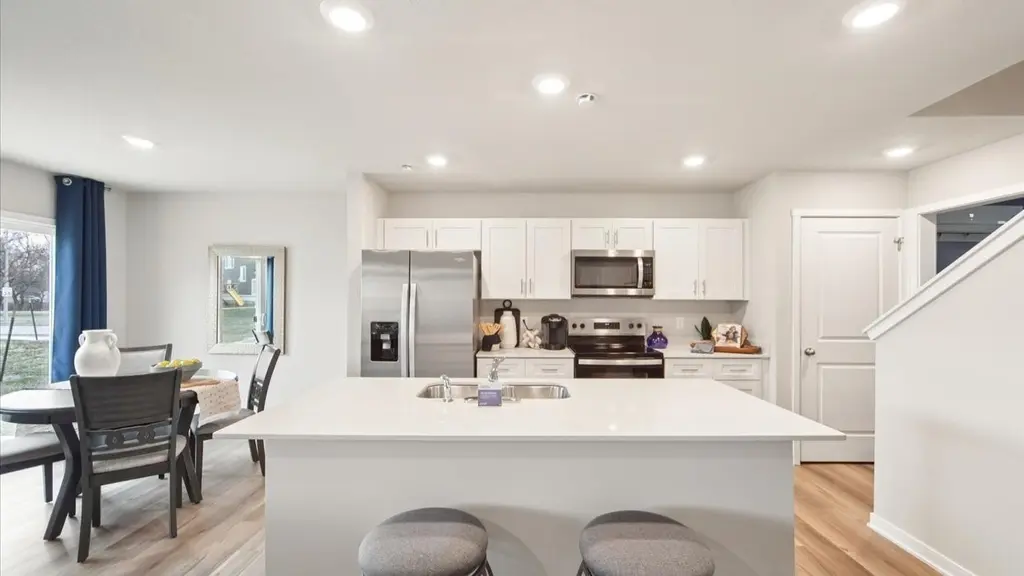 517 Kinley Dr