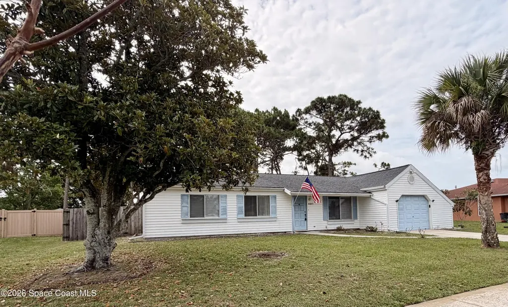 1217 Ethel Cir NE