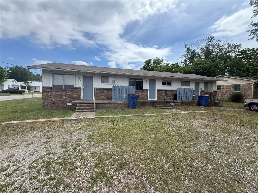 7800, 7801, 7916, 8000 Thayer Dr