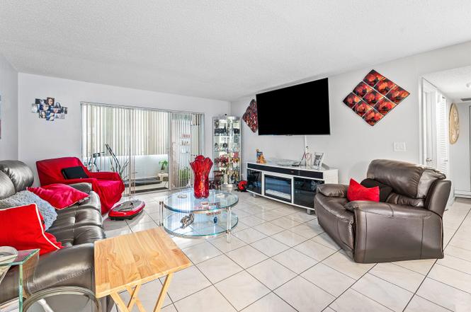 725 Lori Drive, 101