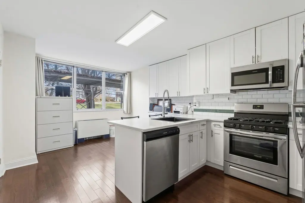 6040 BLVD E Unit L3