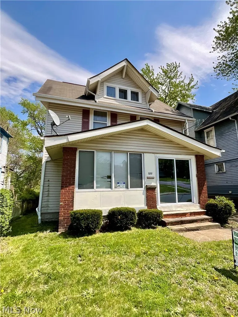 577 Rhodes Ave
