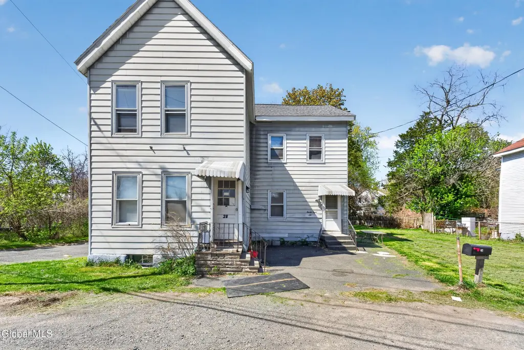 28 Mohawk Ave