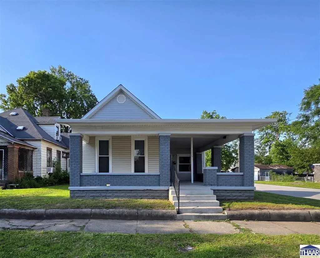 1040 7th Ave