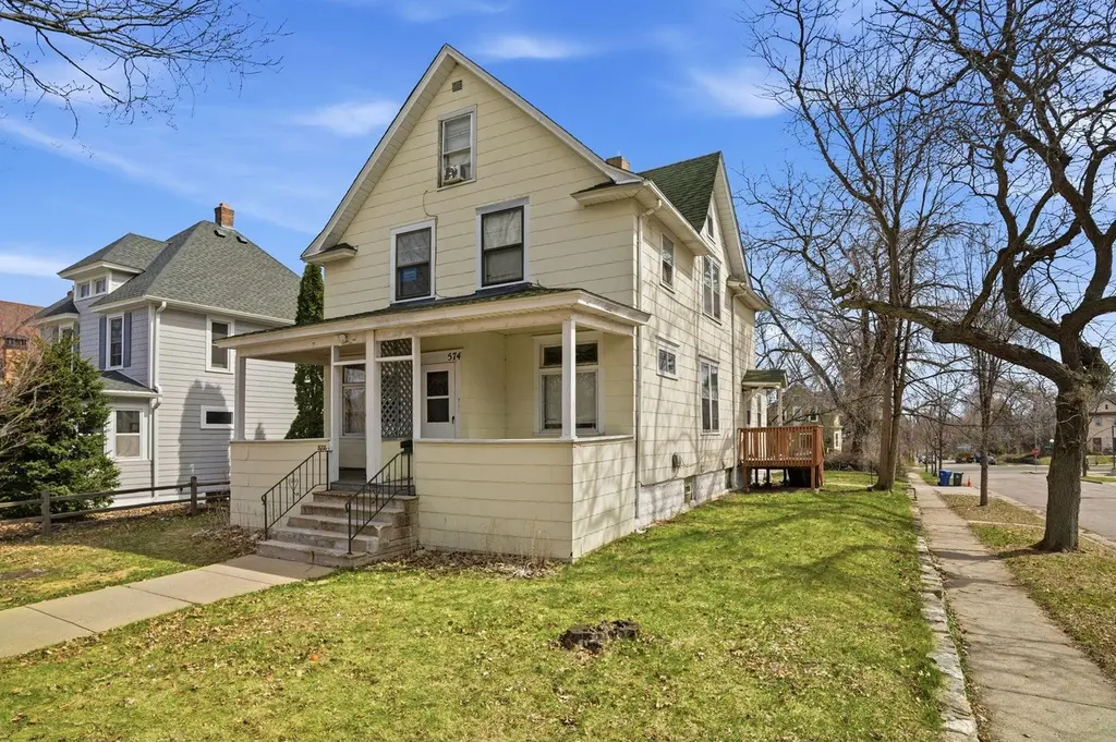 572 Ottawa Ave