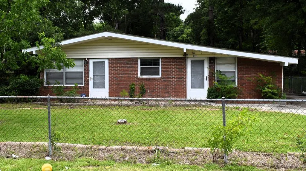 2111 Lamore Dr
