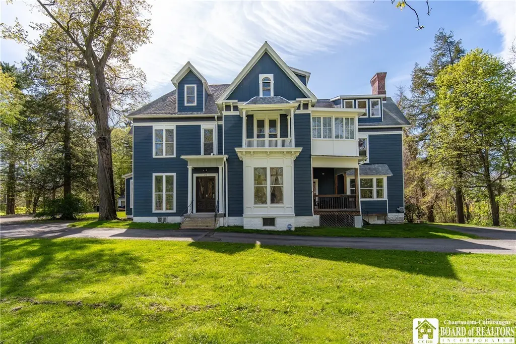 238 E Main St
