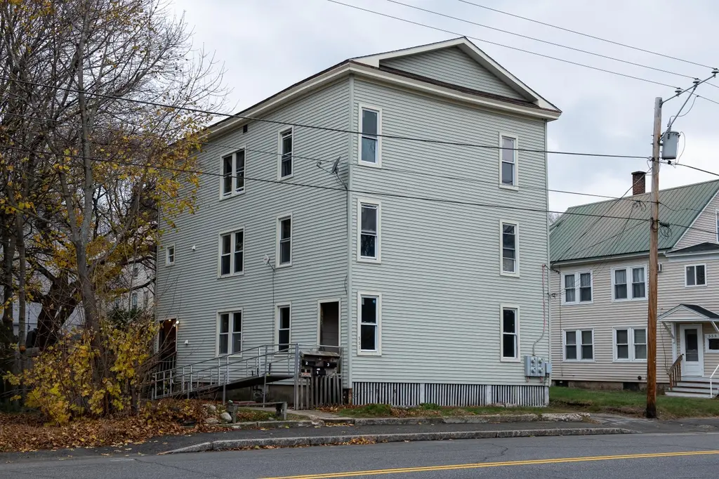 551 Waldo St