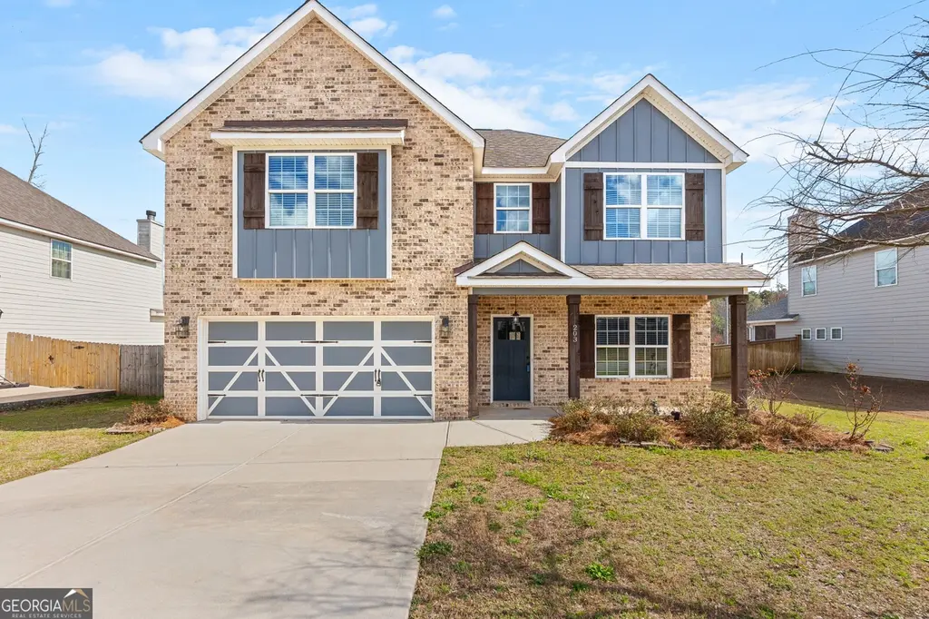 203 Amberley Ct
