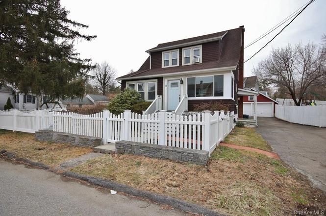 8 Harper Ave