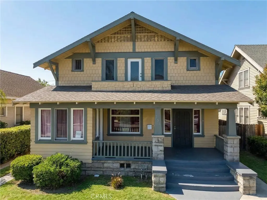 833 Cedar