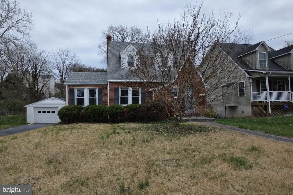 411 Kerfoot Ave