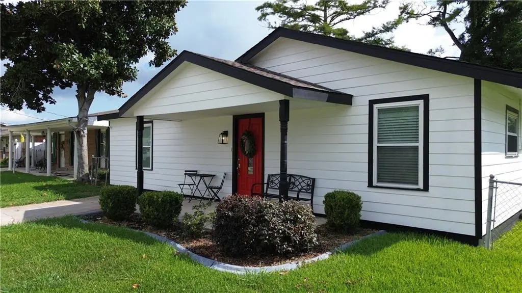 7 Sarah St