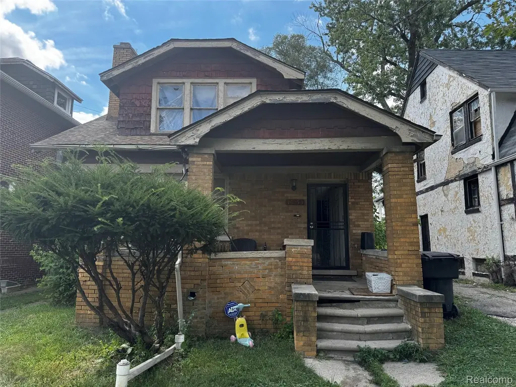 14053 Strathmoor St