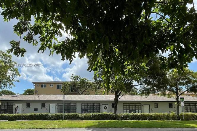 1346 NW 6th St