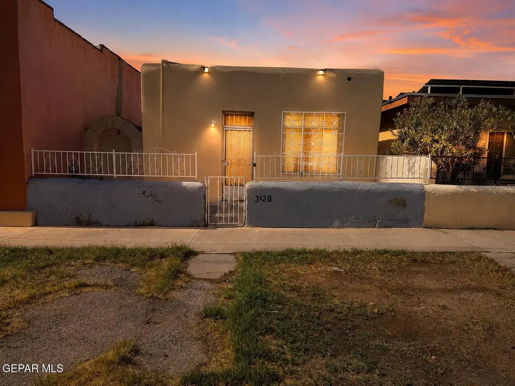 3128 E San Antonio Ave