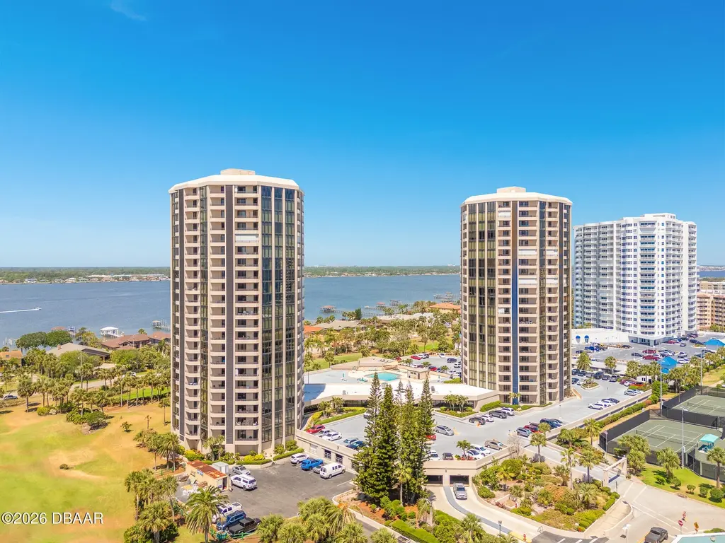 1 Oceans Blvd W Unit 6B6