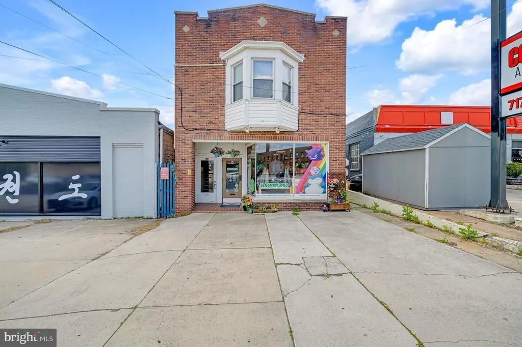 318 Carlisle St