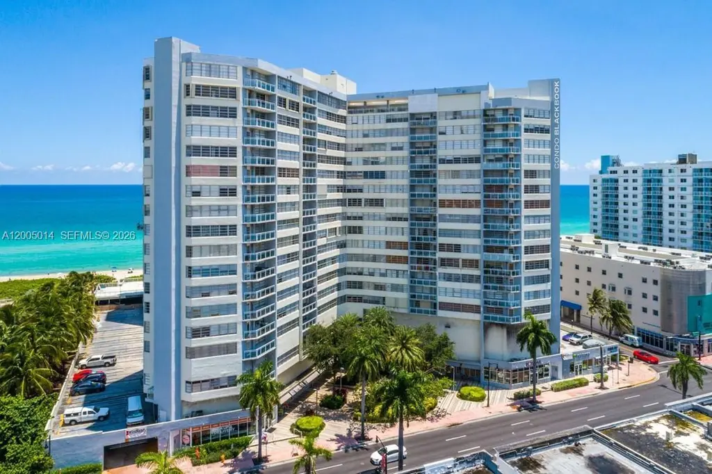 7135 Collins Ave #811