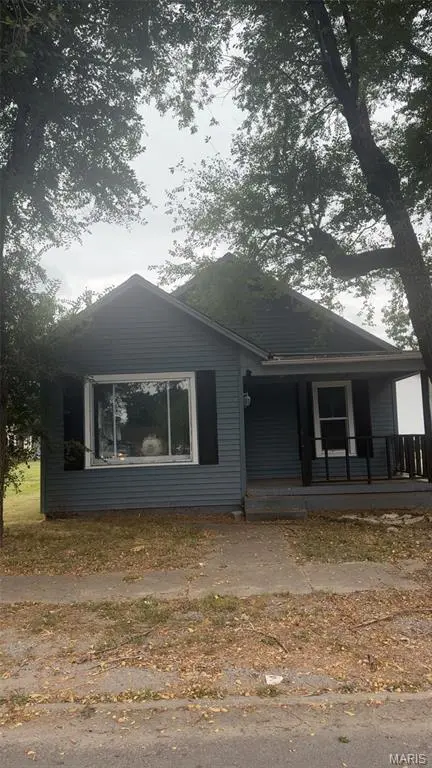 733 Matthews Ave