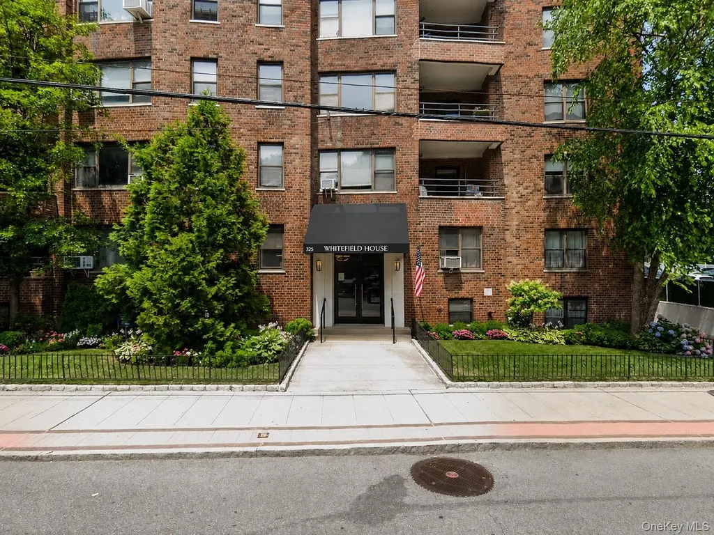 325 Main St Unit 5D