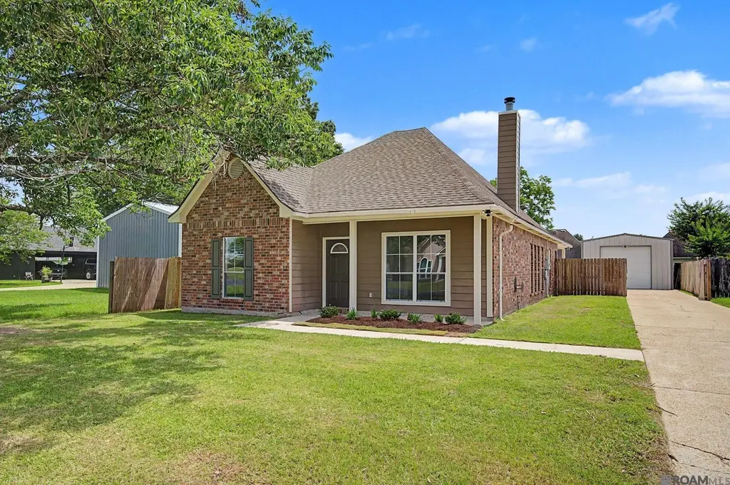 14494 Whispering Oaks Dr