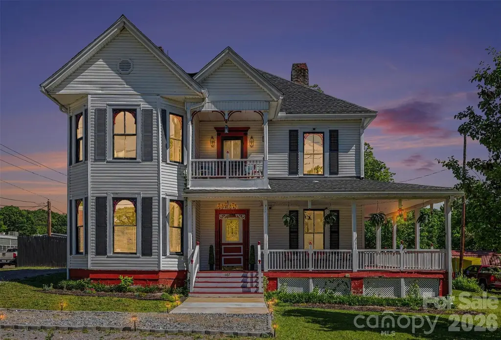 107 Hinton St