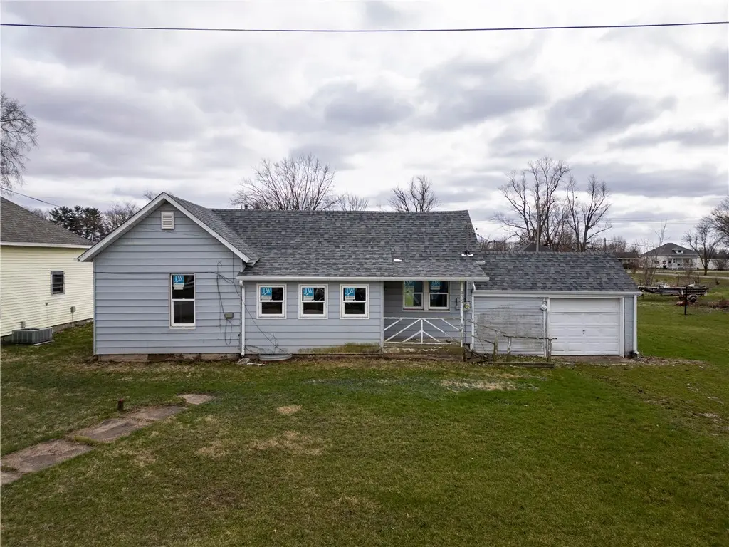 106 W South St