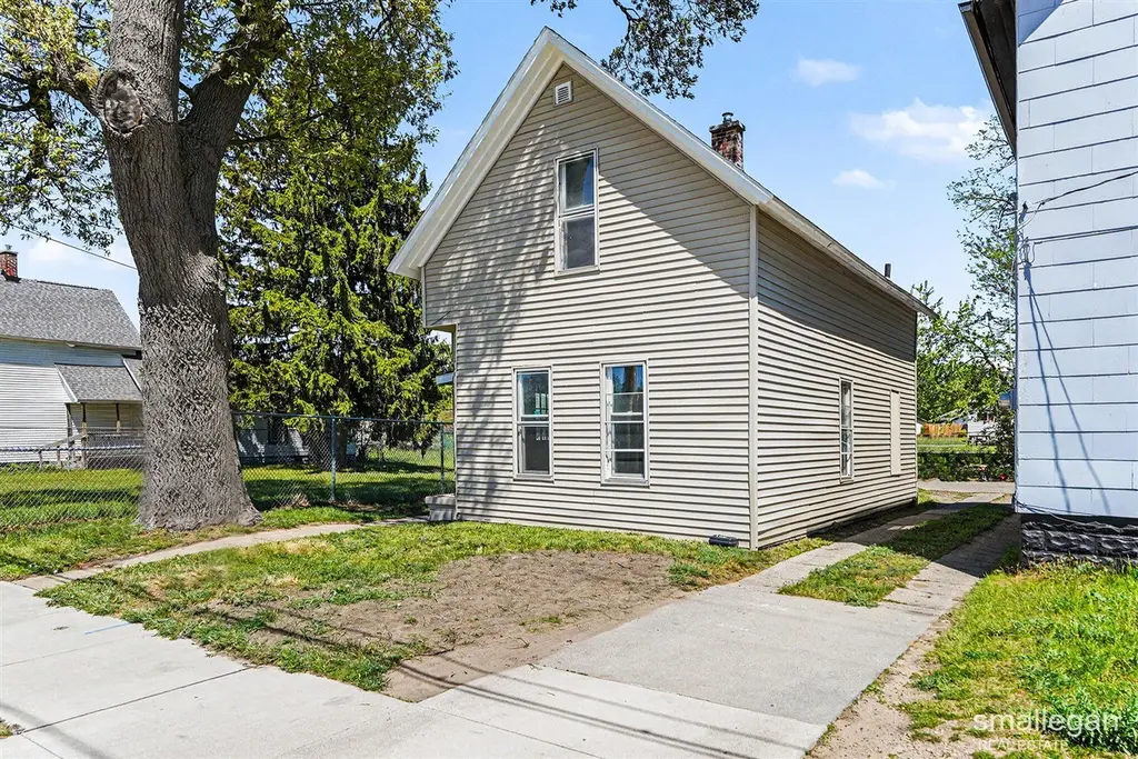 1316 Sanford St