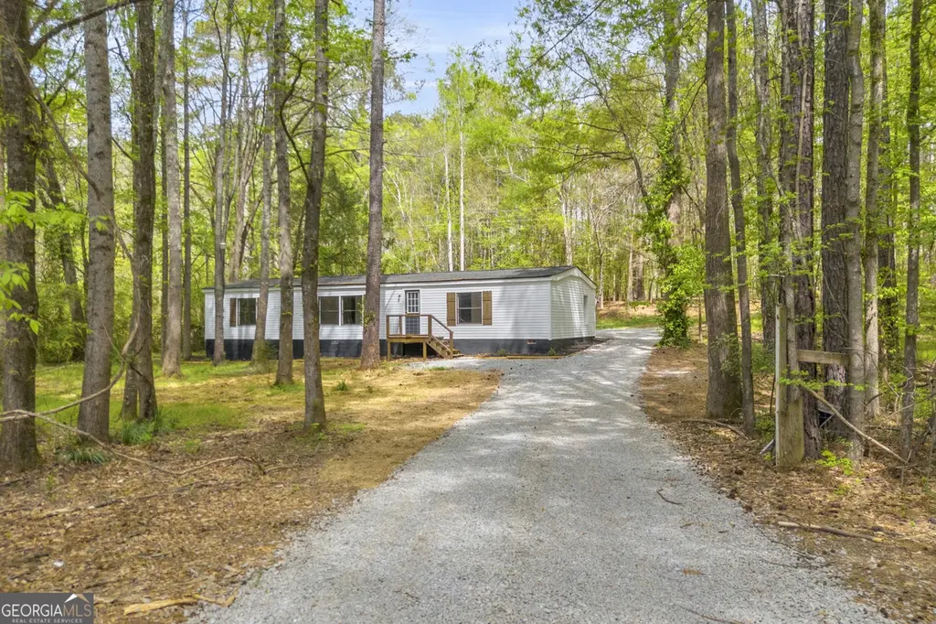 1144 Wolfskin Rd