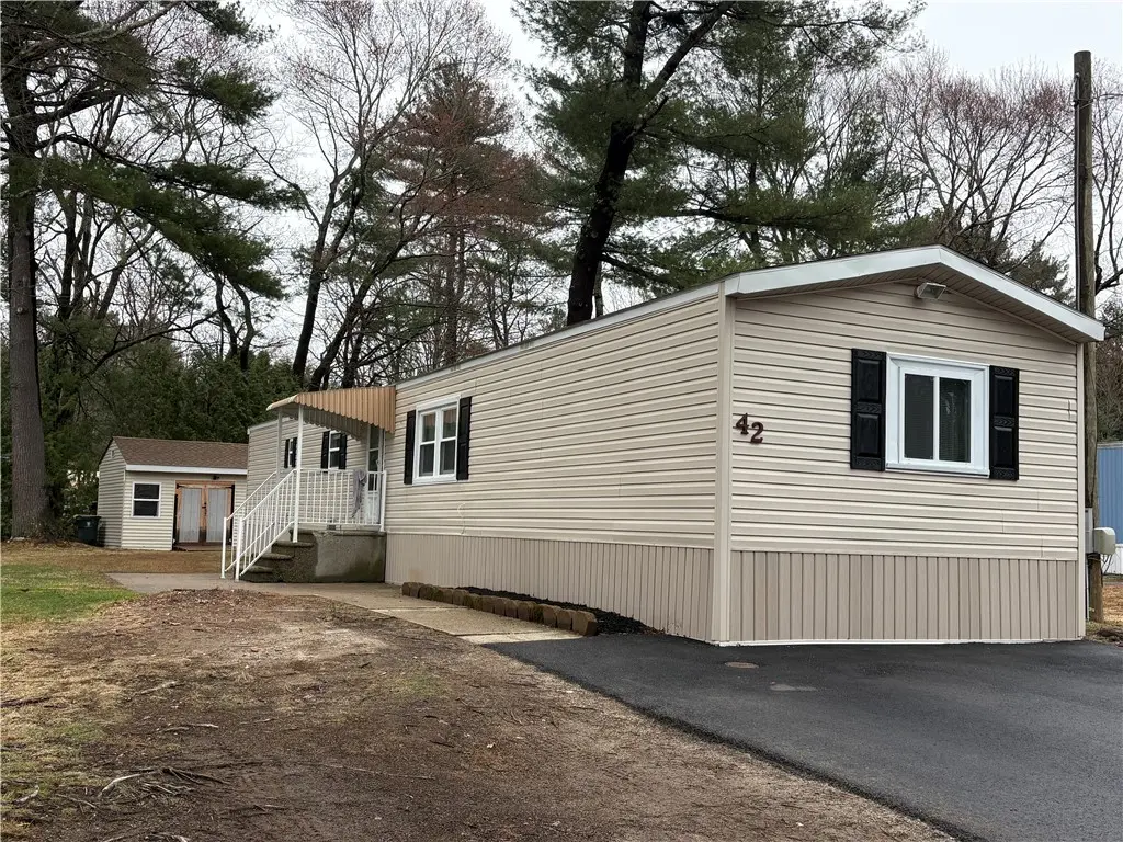 42 Maplewood Dr