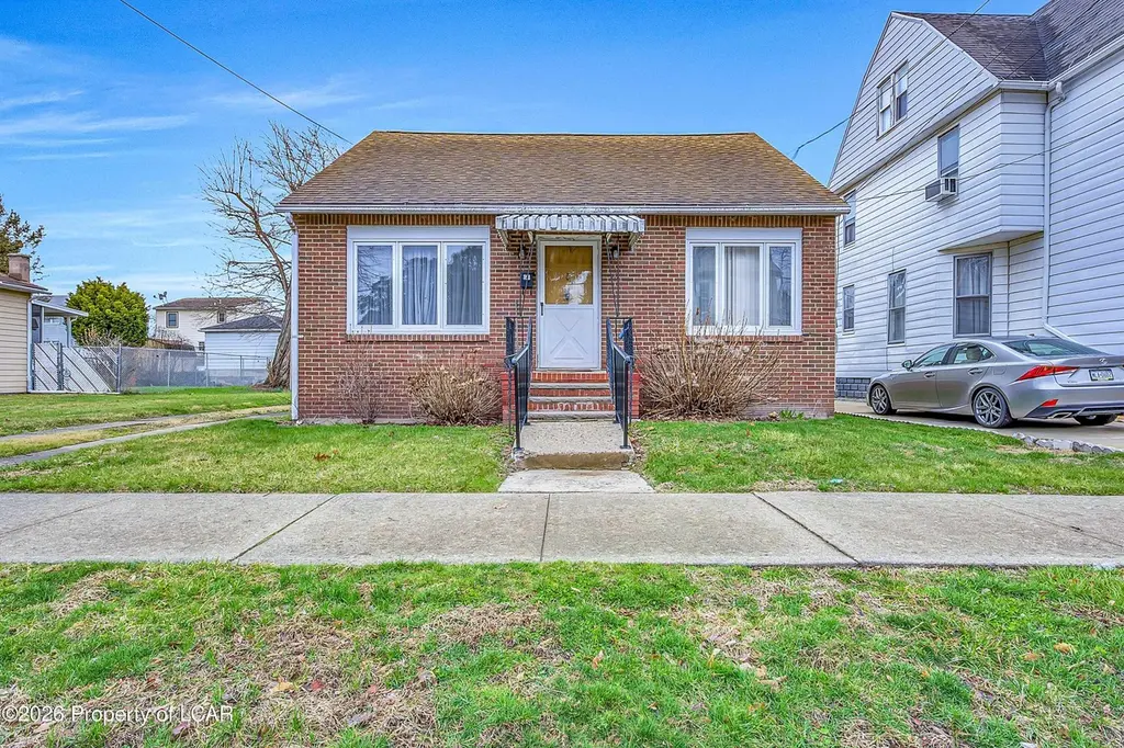 31 Edison St