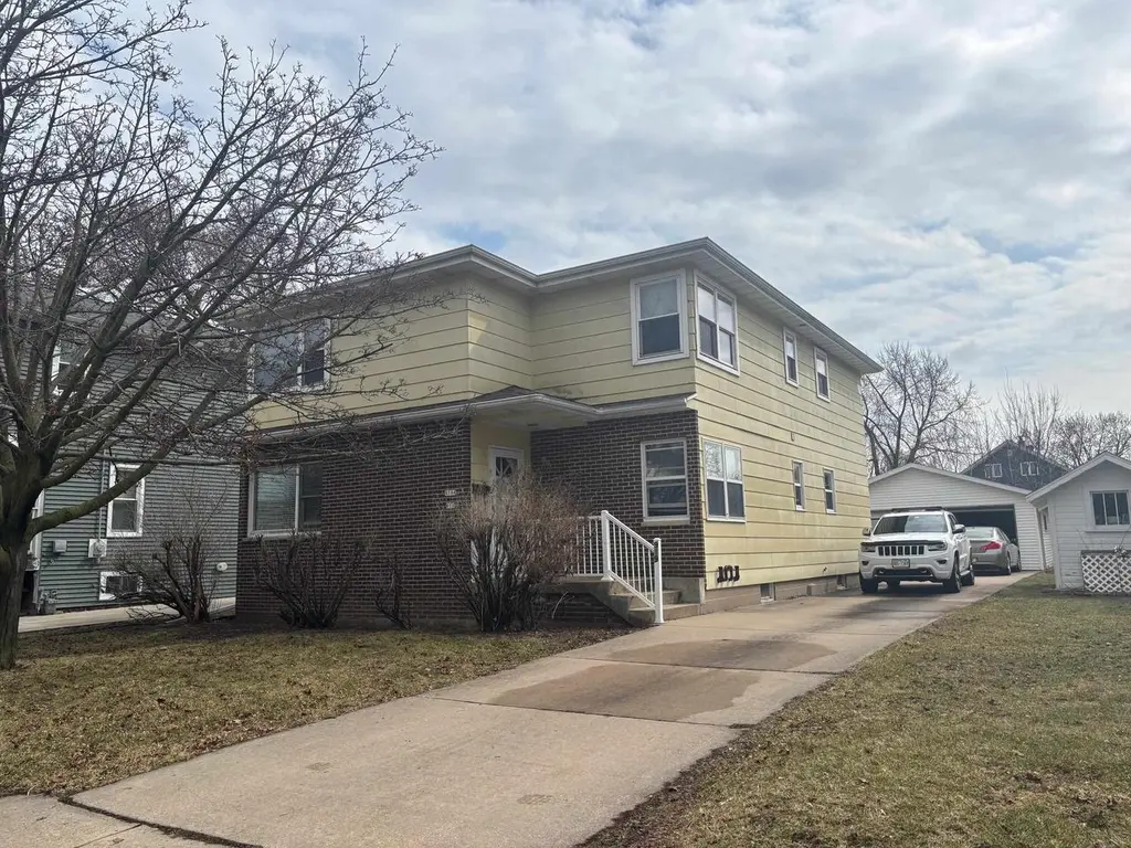 919 Bismarck Ave