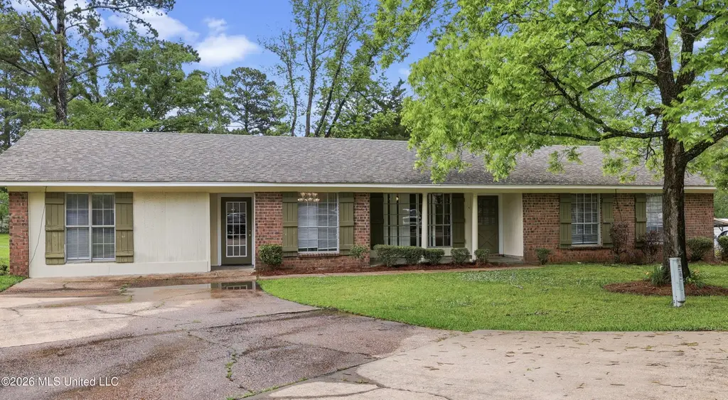 110 Dickson Dr