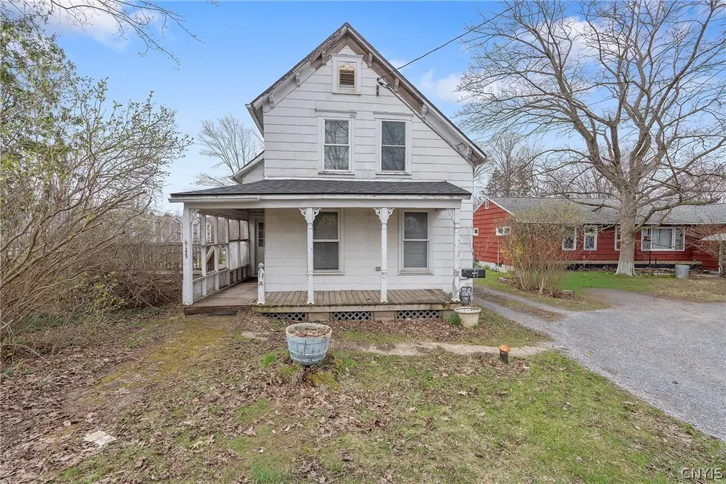1229 Tulip St