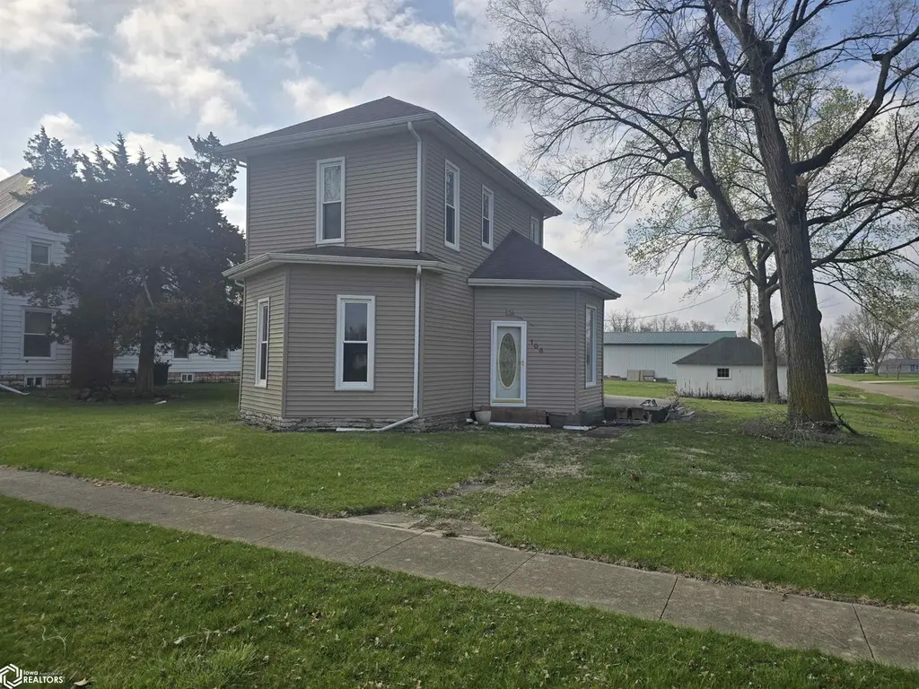106 W Main St