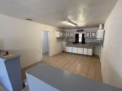 709 Mendez St