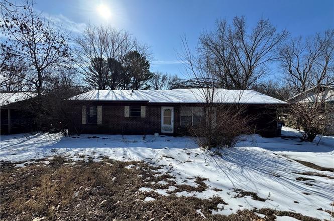 2305 Cottonwood Pl