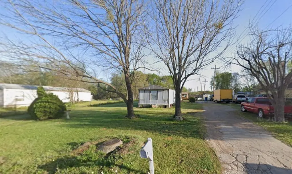 130 Buckingham Ln