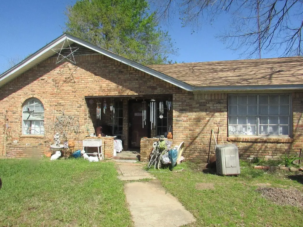 1601 E Hwy 31