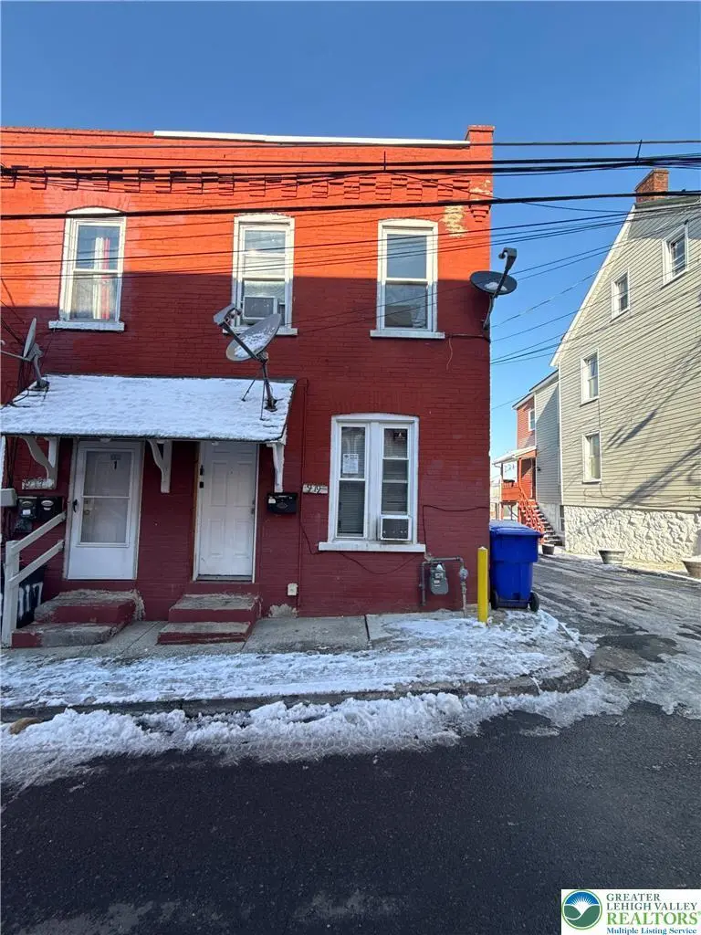 919 Mechanic St