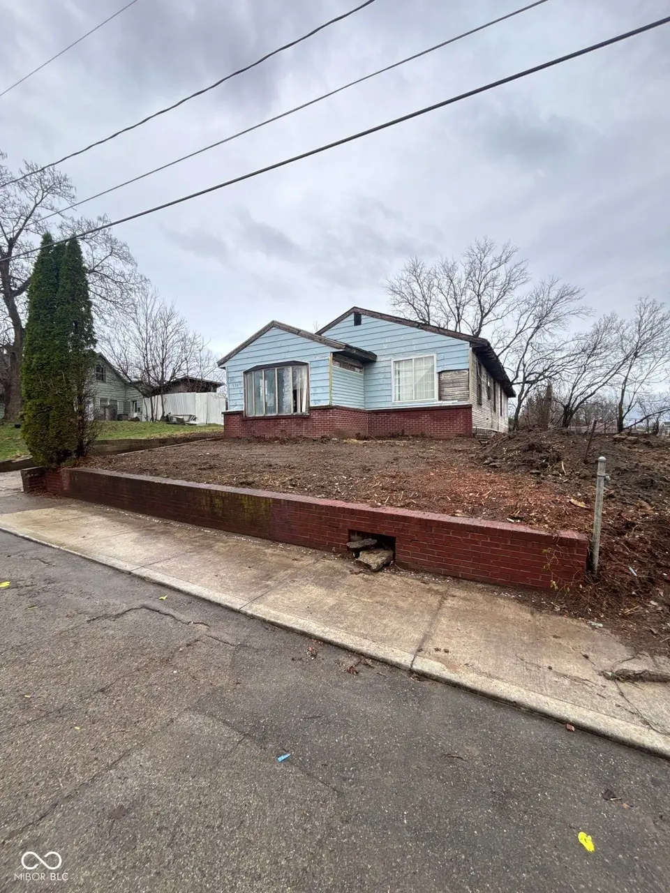 1528 W 20th St