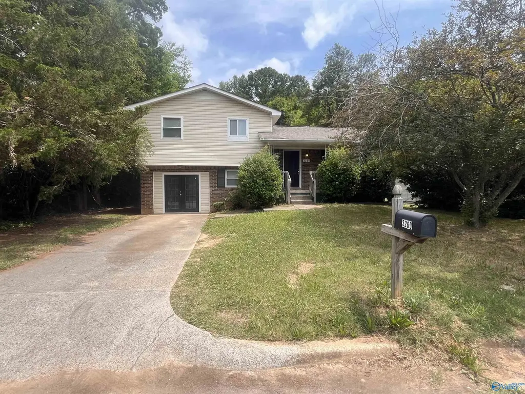 3260 NW Uvalde Ln NW