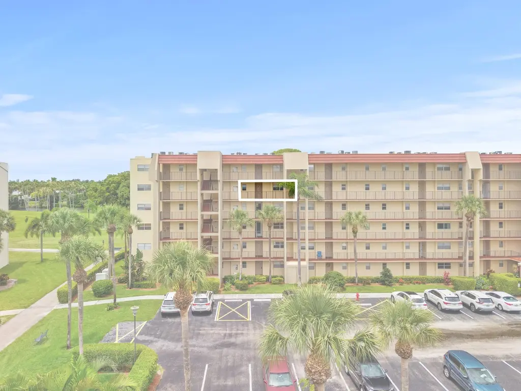 3755 Via Poinciana