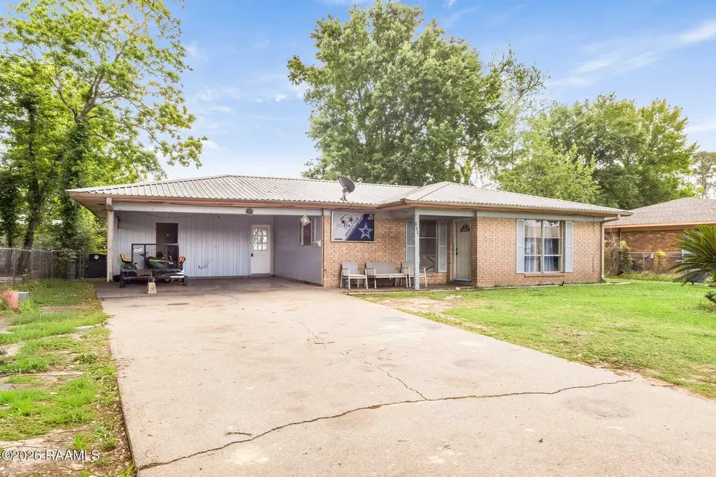 230 Hibiscus St