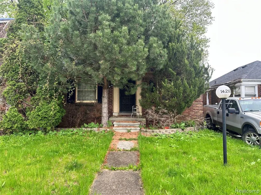 14210 Kilbourne St